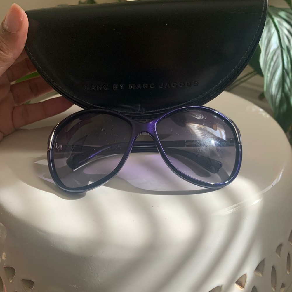 Sunglasses - Picture 3 of 3